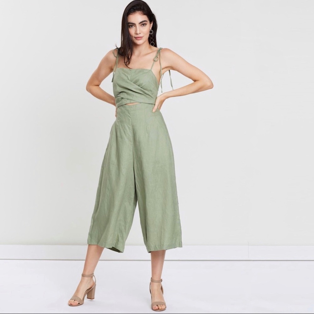 🌻 Aulieude Jumpsuit - Brand New 🌻